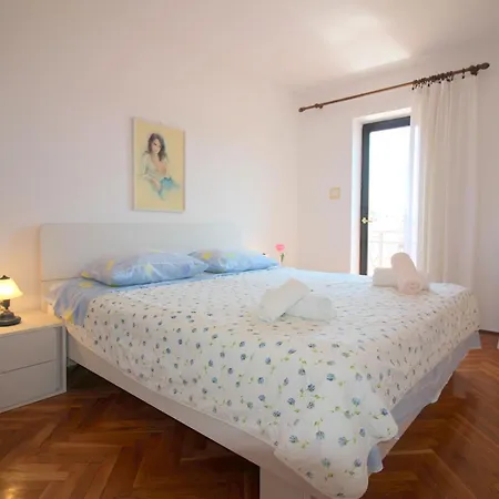 Feriehus Pinia In Strandnaehe Mit Garten