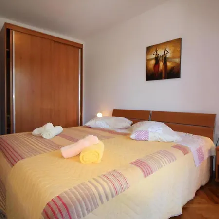 Pinia In Strandnaehe Mit Garten * Porec